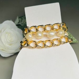 Sensational NAPIER Pearl and Gold Chain Vintage Costume Bracelet.